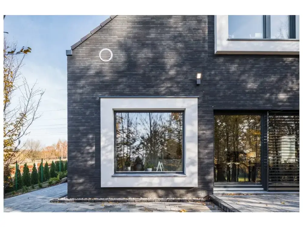 BRETAGNE     (649,- Kč/m2)