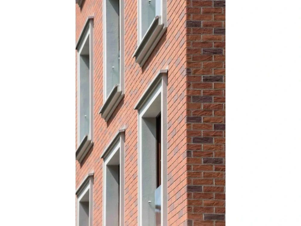 HAMBURG     (649,- Kč/m2)