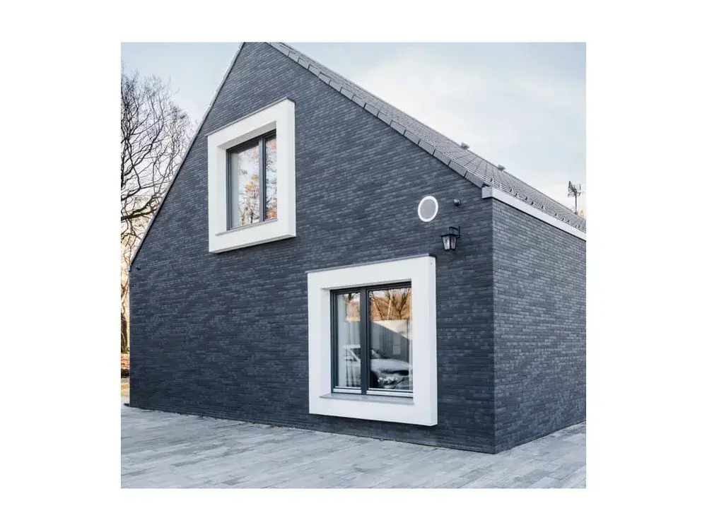 BRETAGNE     (649,- Kč/m2)