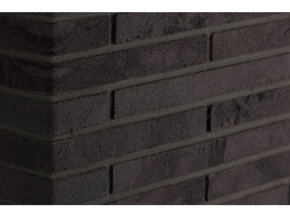 BERLIN   (649,-Kč/m2)